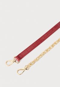 Valentino Glace Clutch Ciliegia