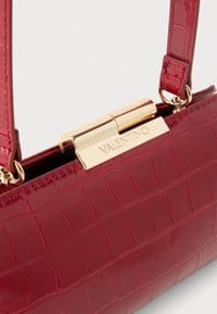 Valentino Glace Clutch Ciliegia