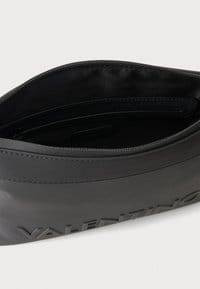 Valentino Axel Clutch Nero