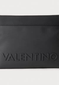 Valentino Axel Clutch Nero