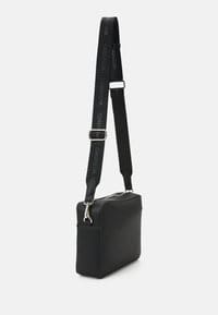 Valentino Marnier Set Cross Body Bag Nero