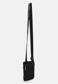 Valentino Kylo Mini Crossbody Cross Body Bag Nero
