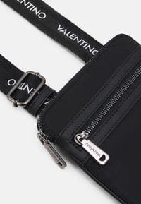 Valentino Kylo Mini Crossbody Cross Body Bag Nero
