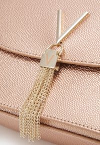 Valentino Divina Handbag Oro Rosa