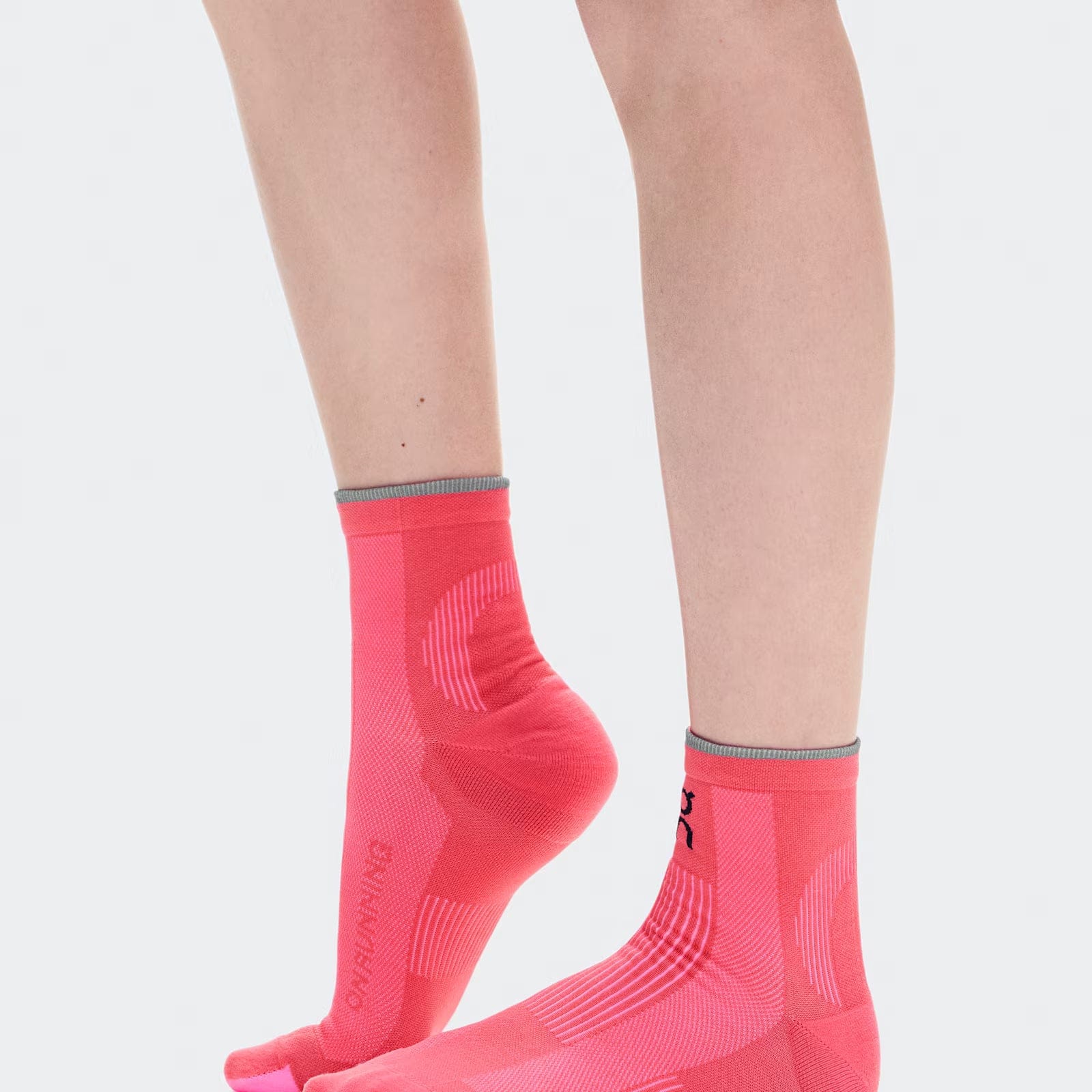 On Elite Run Sock Mid Camellia | Azalea