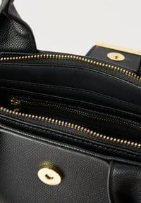 Valentino Dione Re Handbag Nero
