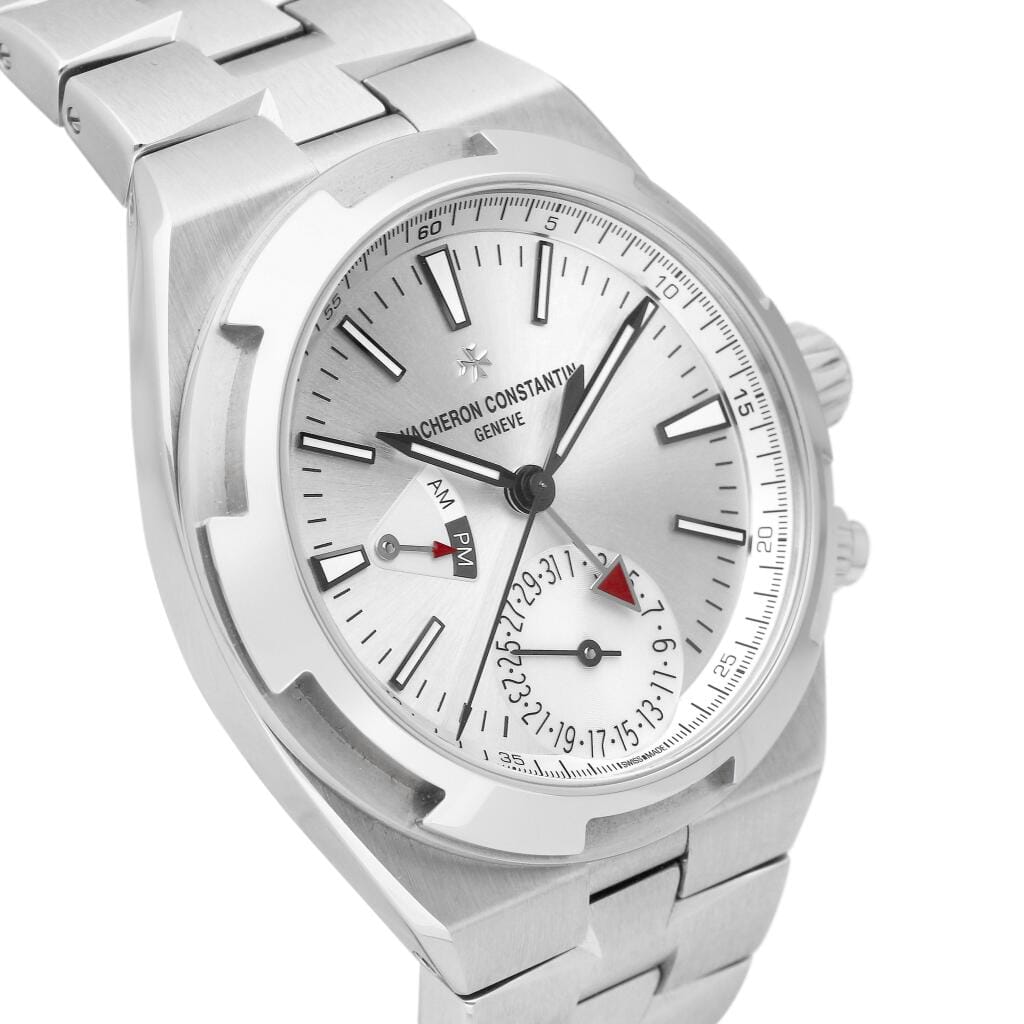 Overseas (Reference 7900V). A stainless steel dual time zone automatic wristwatch with date and bracelet. Circa 2023