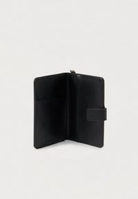 Valentino Special Travel Set Key Holder Nero