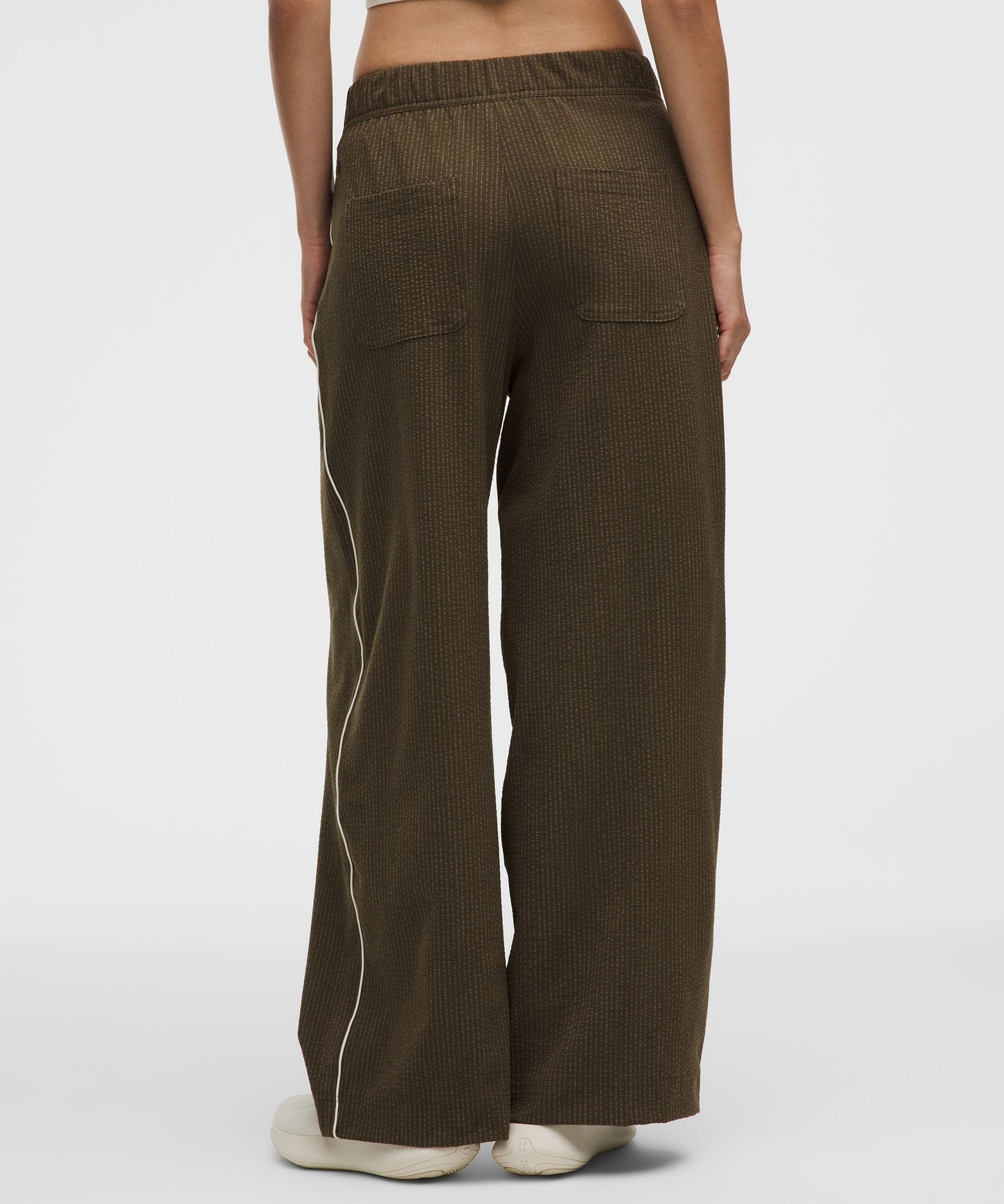 Lululemon Seersucker WovenAir High-Rise Pleated Pant *Short