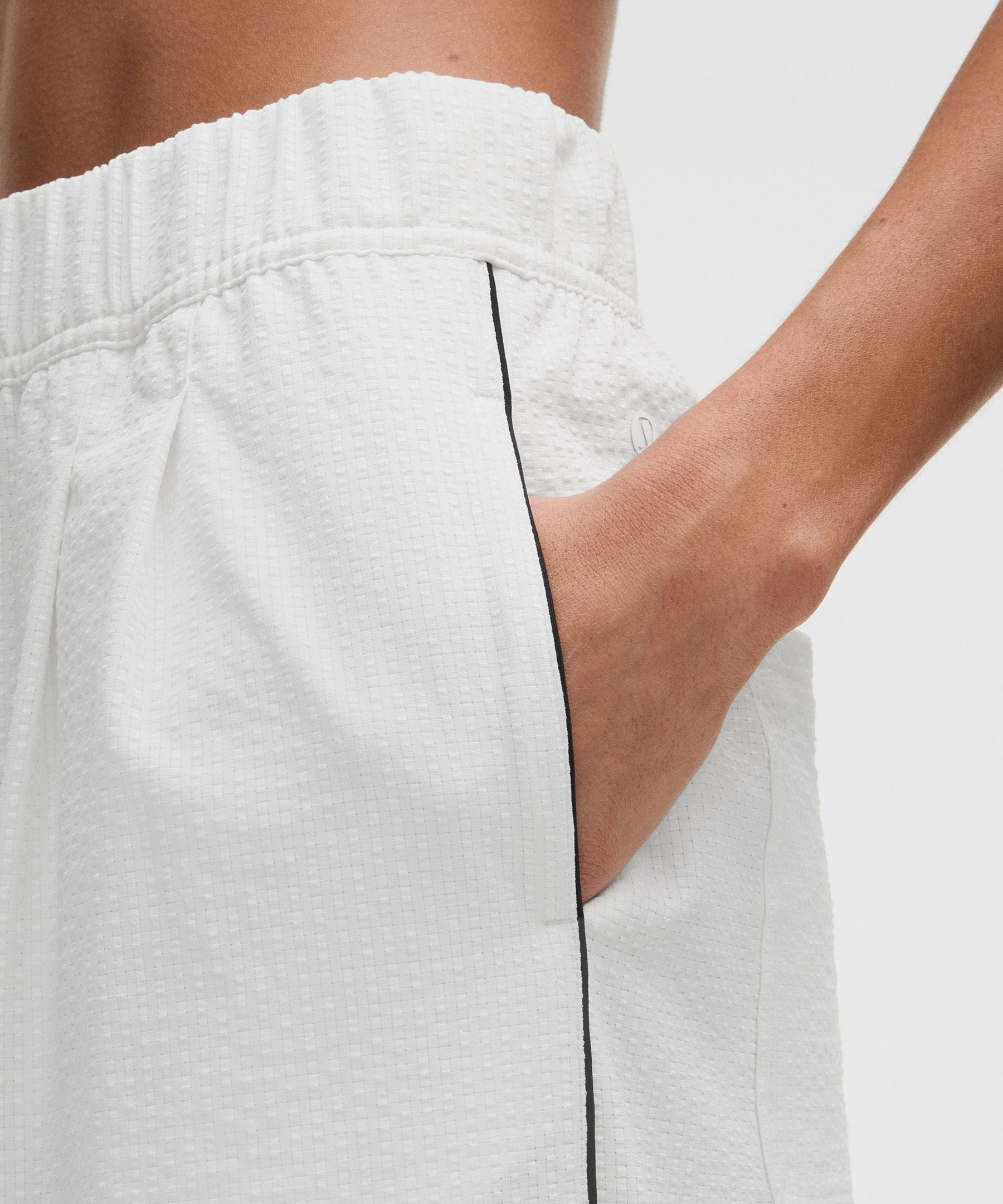 Lululemon Seersucker WovenAir High-Rise Pleated Pant *Short