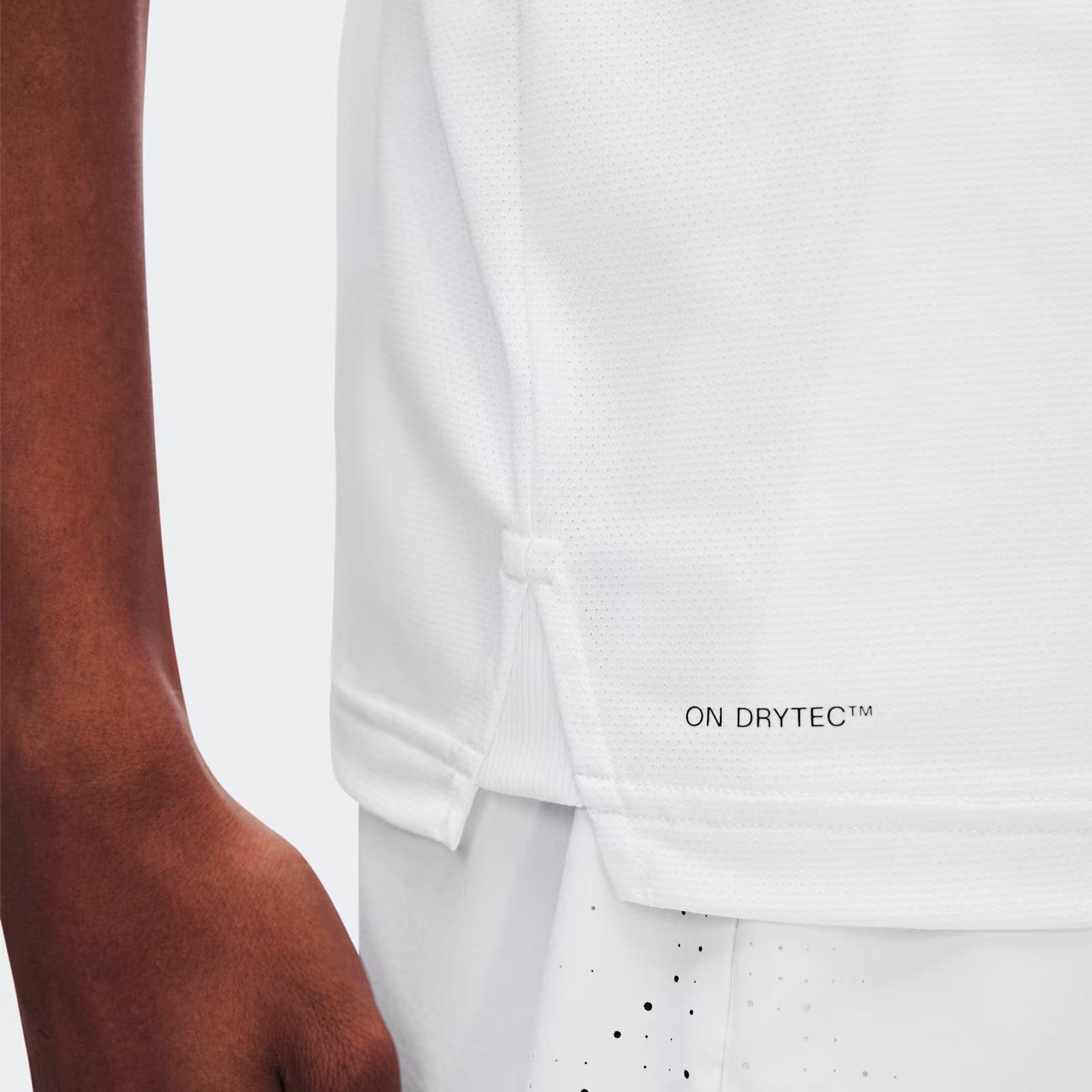 On Court-T Edit Ldn White