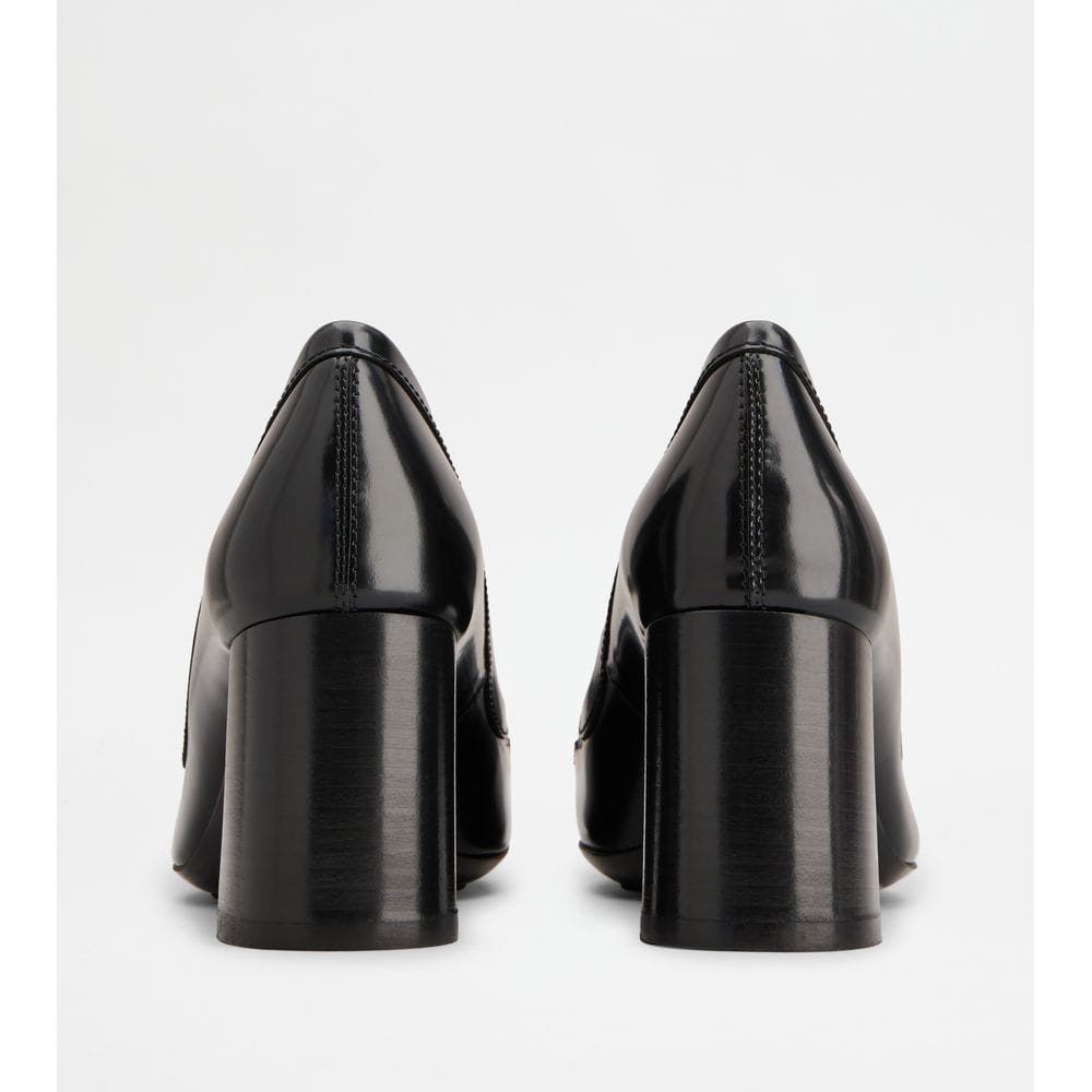 Tods Pumps In Leather Black Womens