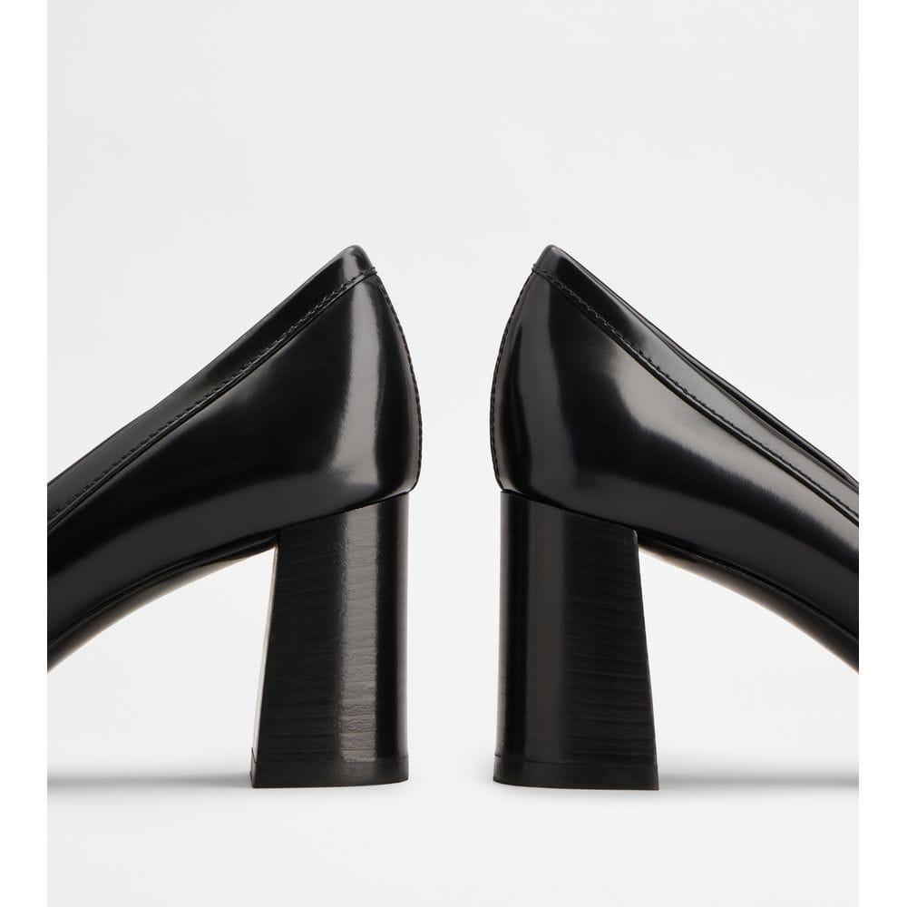 Tods Pumps In Leather Black Womens