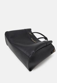 Valentino Alexia Handbag Nero