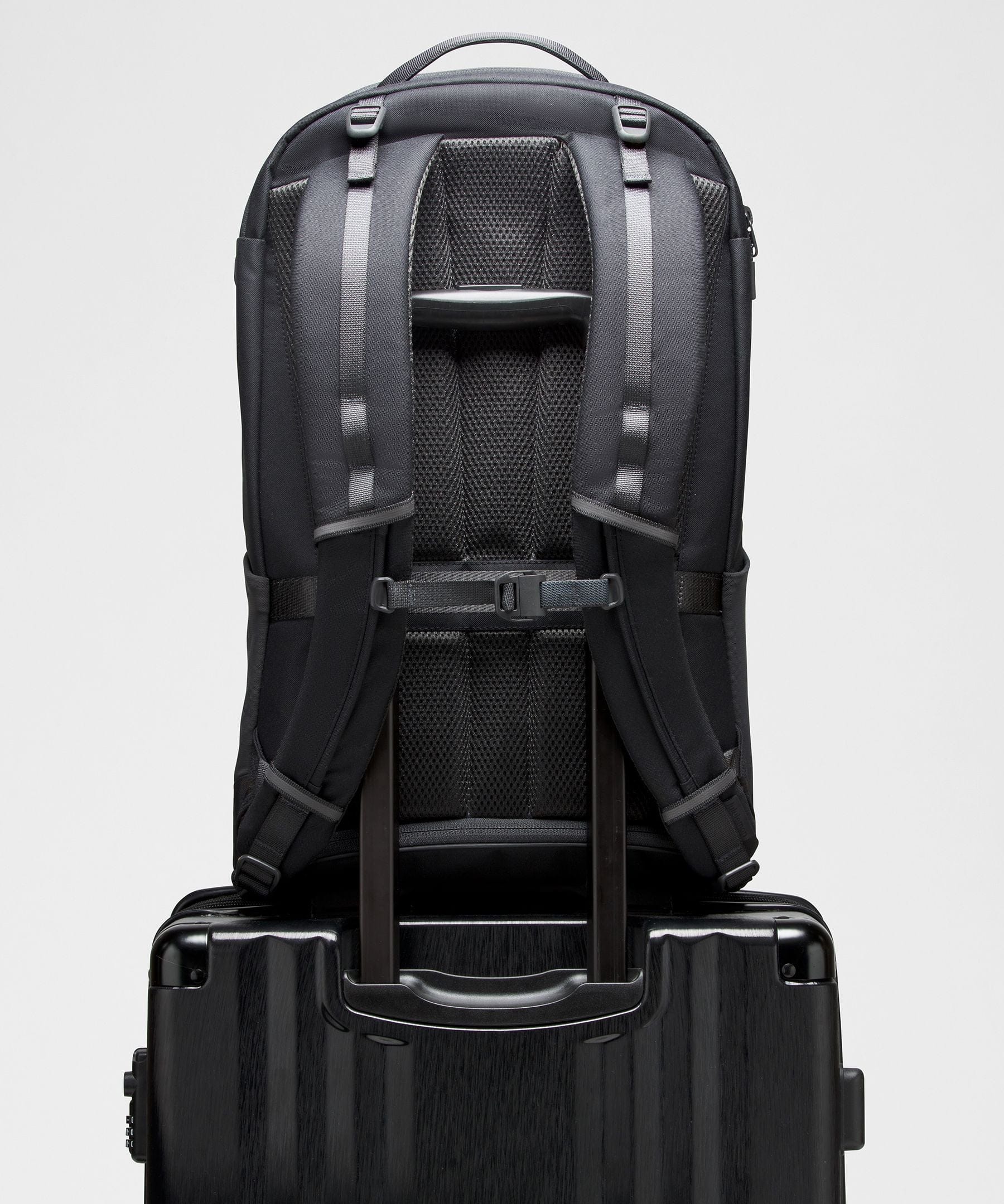Lululemon Scuba Backpack 32L *Paracord