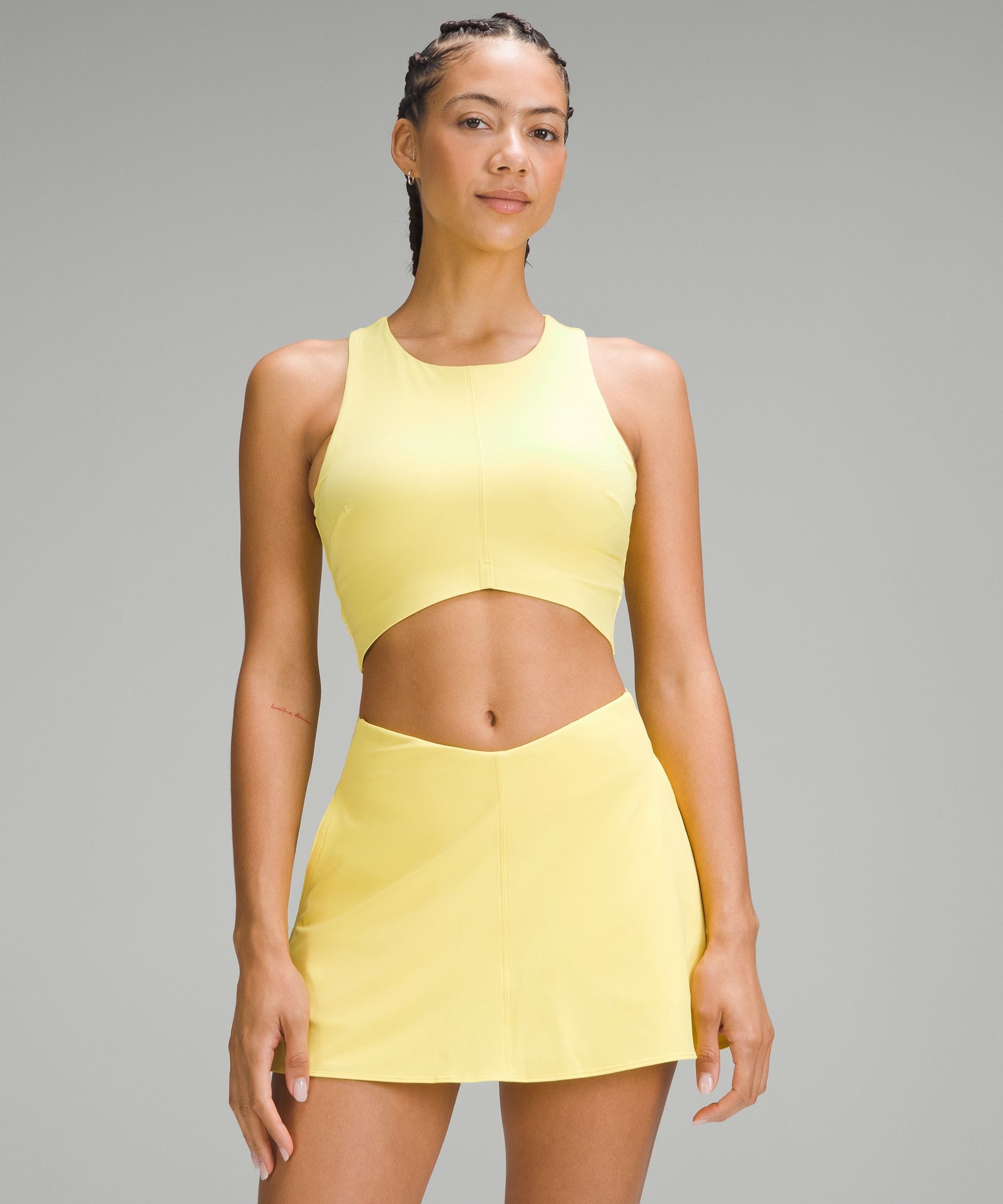 Lululemon Women's V-Waist Cropped Tennis Tank Top *Medium Support, B/C Cup