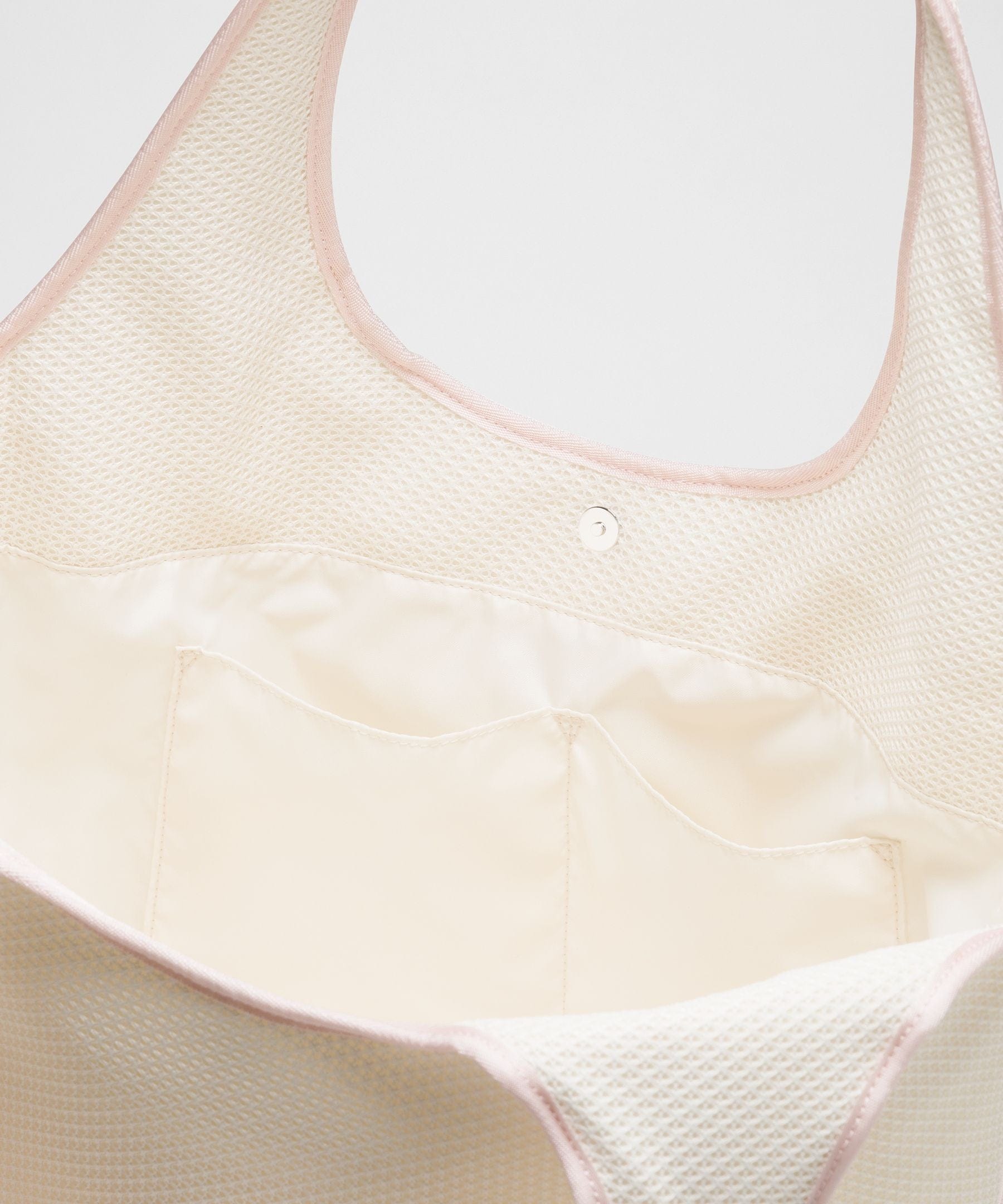 Lululemon Spacer Mesh Shoulder Bag 15L