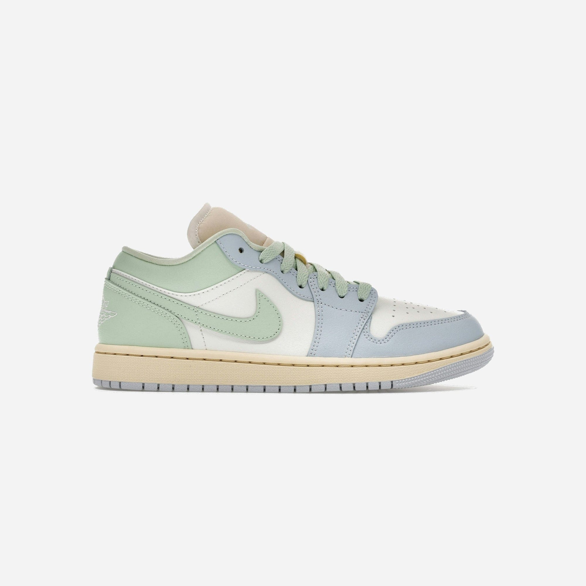 Nike Air Jordan 1 Low Sail Jade Aura WMNS