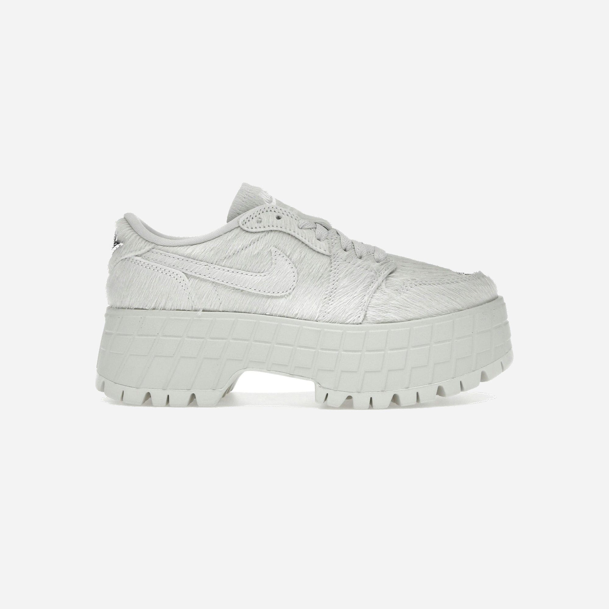 Nike Air Jordan 1 Low Brooklyn Light Bone Metallic Silver WMNS