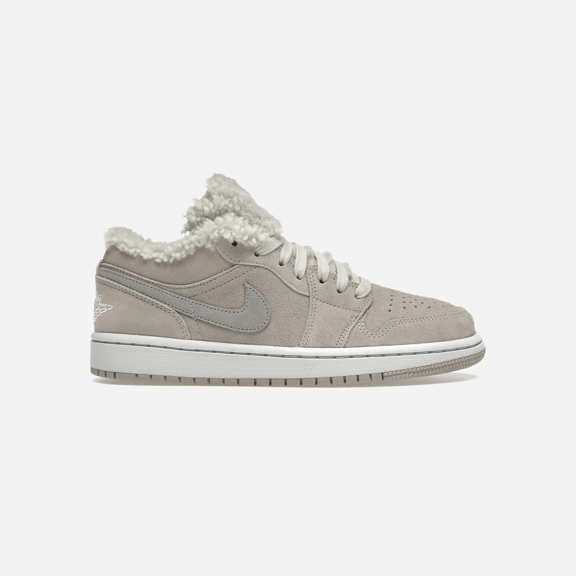 Nike Air Jordan 1 Low SE Sherpa Fleece WMNS