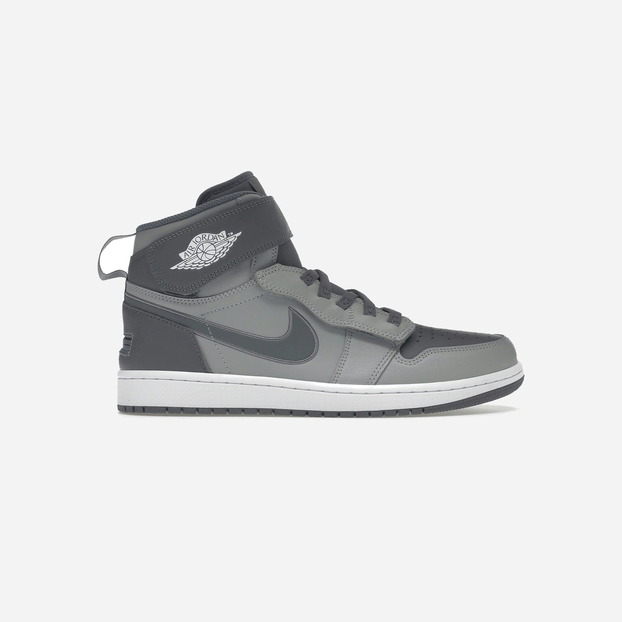 Nike Air Jordan 1 High FlyEase Light Smoke Grey