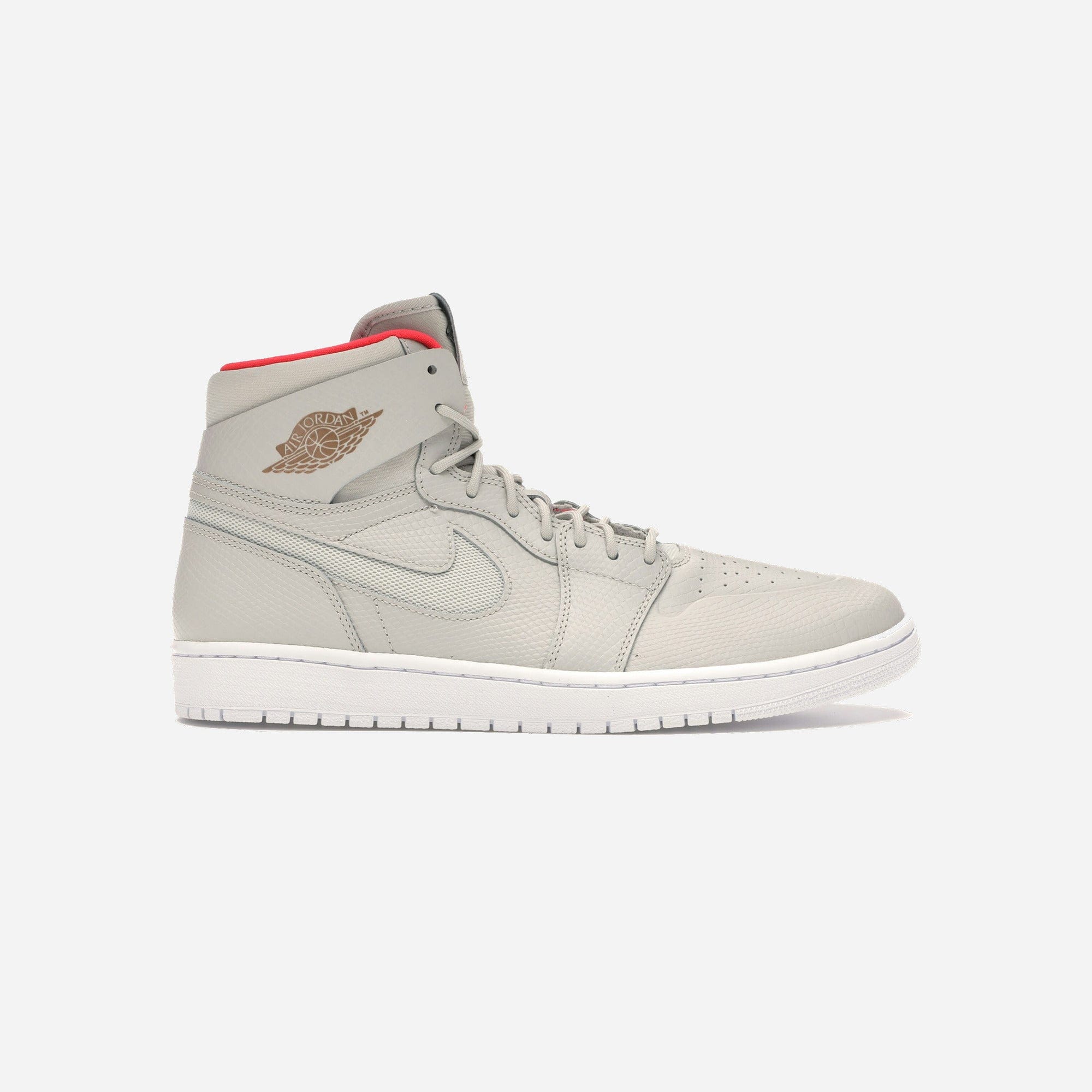 Nike Air Jordan 1 Retro High Nouveau Pure Platinum Bright Crimson