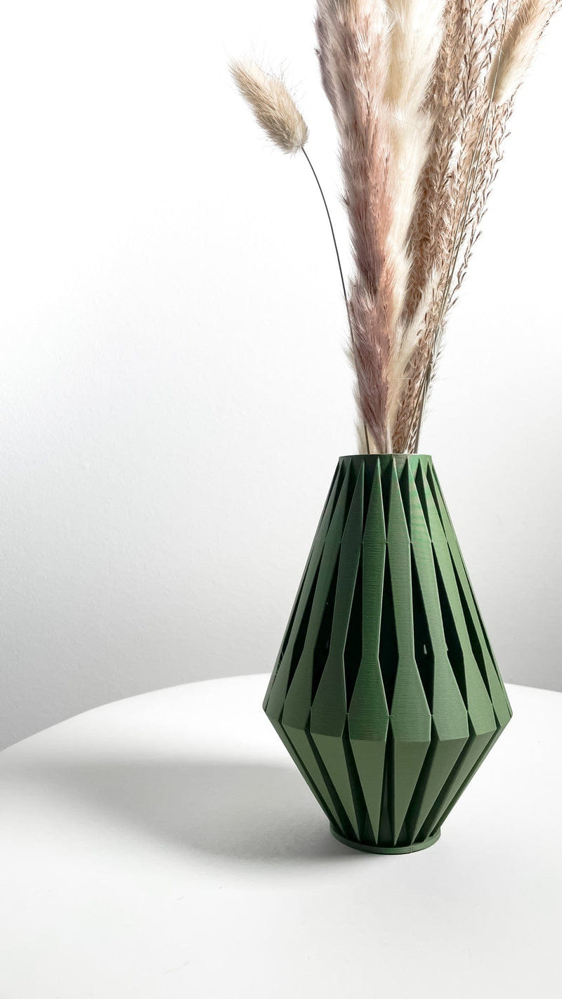 Fin Diamond Vase