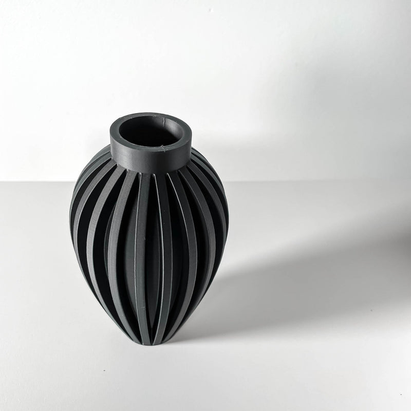 Rib Teardrop Vase