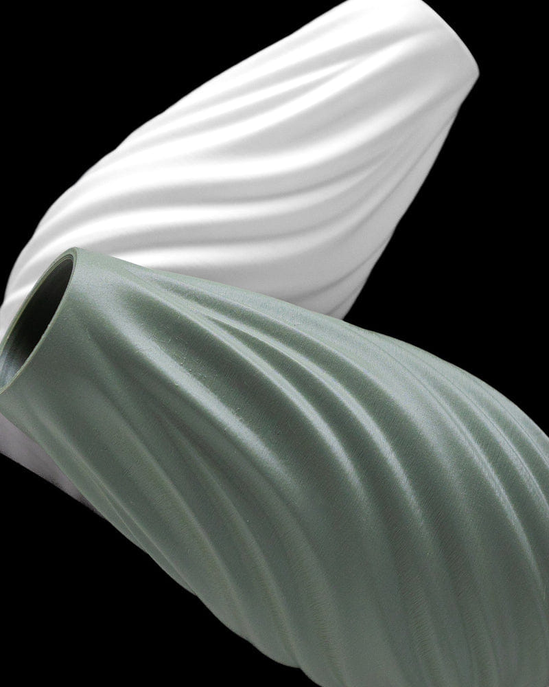 Swirl Fin Teardrop Vase