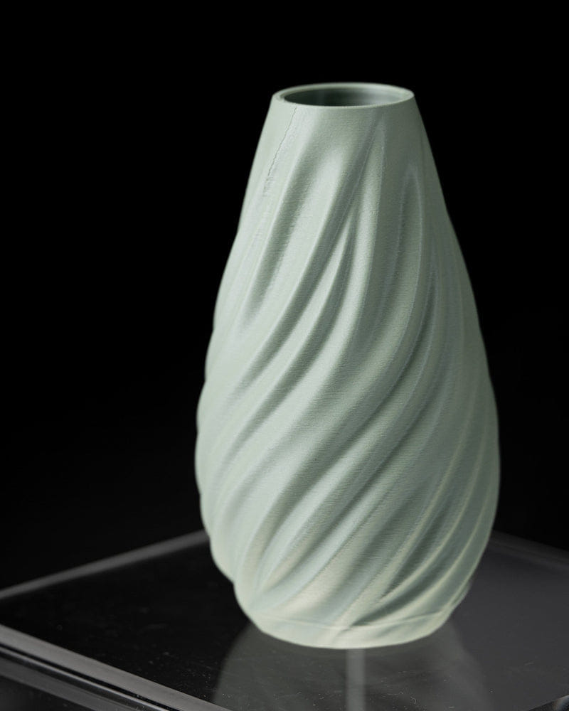 Swirl Fin Teardrop Vase