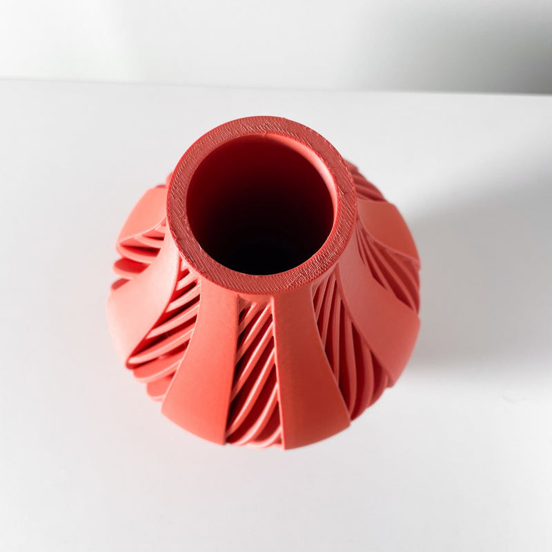 Swirl Teardrop Vase