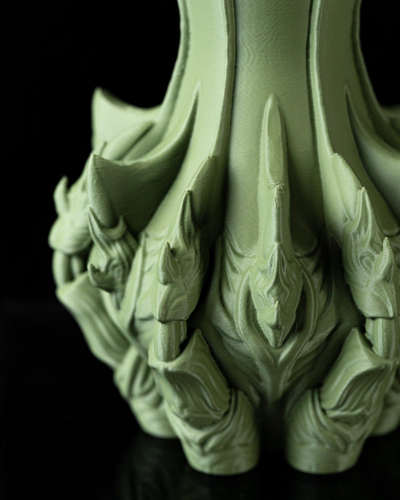 Talon Vase