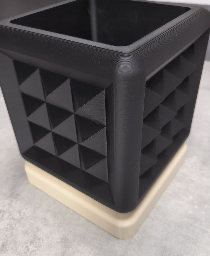 Triangle Relief Planter