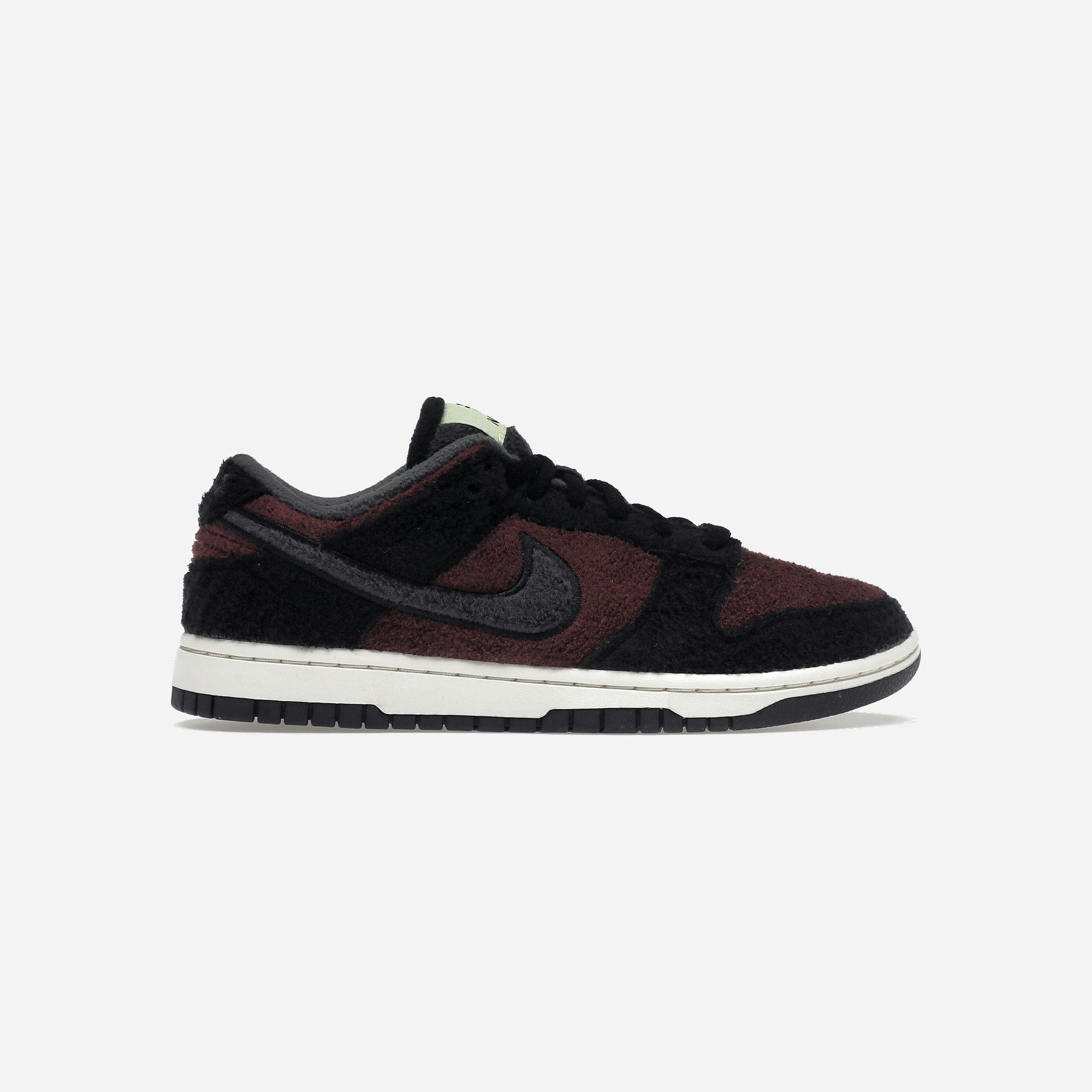 Nike Dunk Low SE Fleece Pack Burgundy Crush WMNS