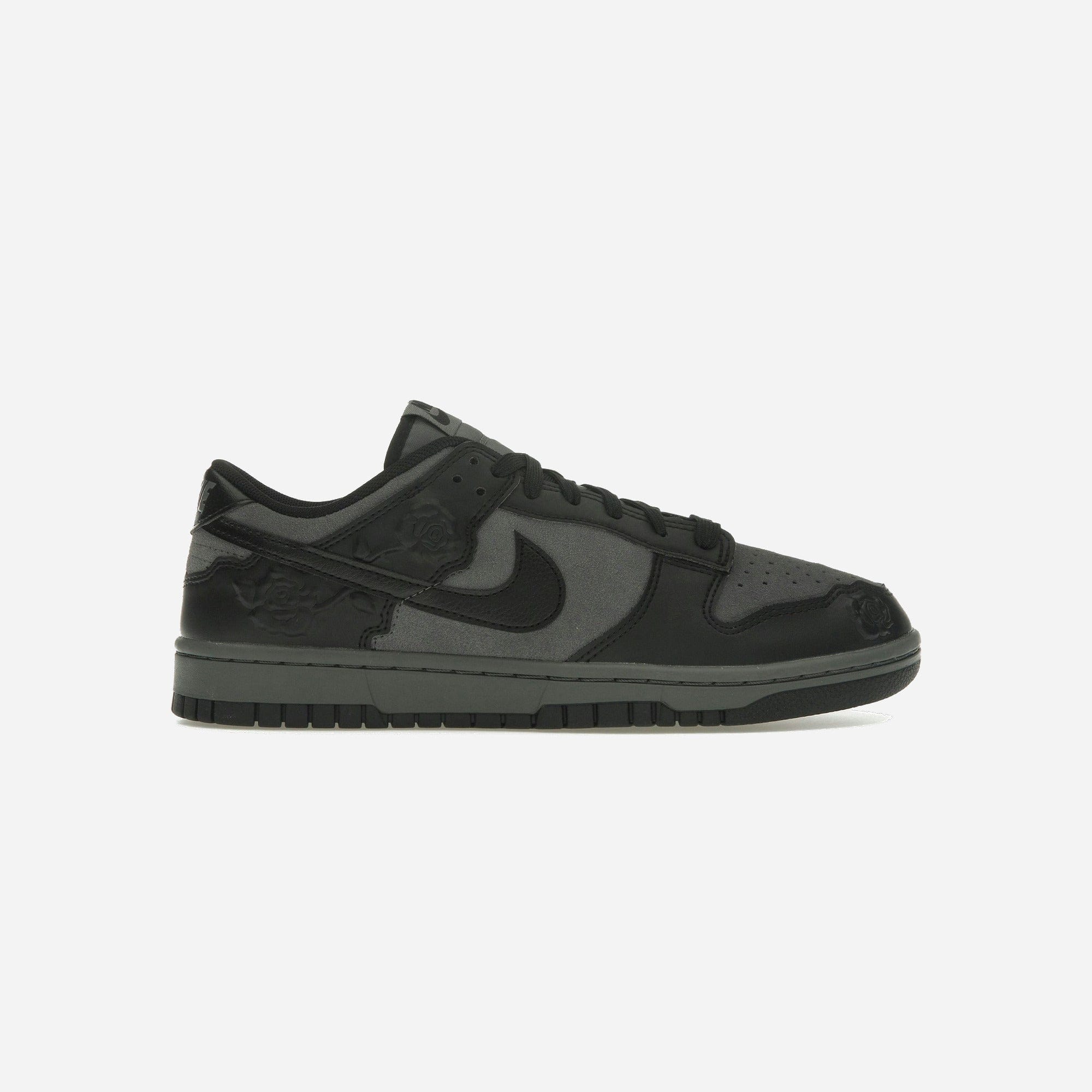 Nike Dunk Low Black Roses WMNS
