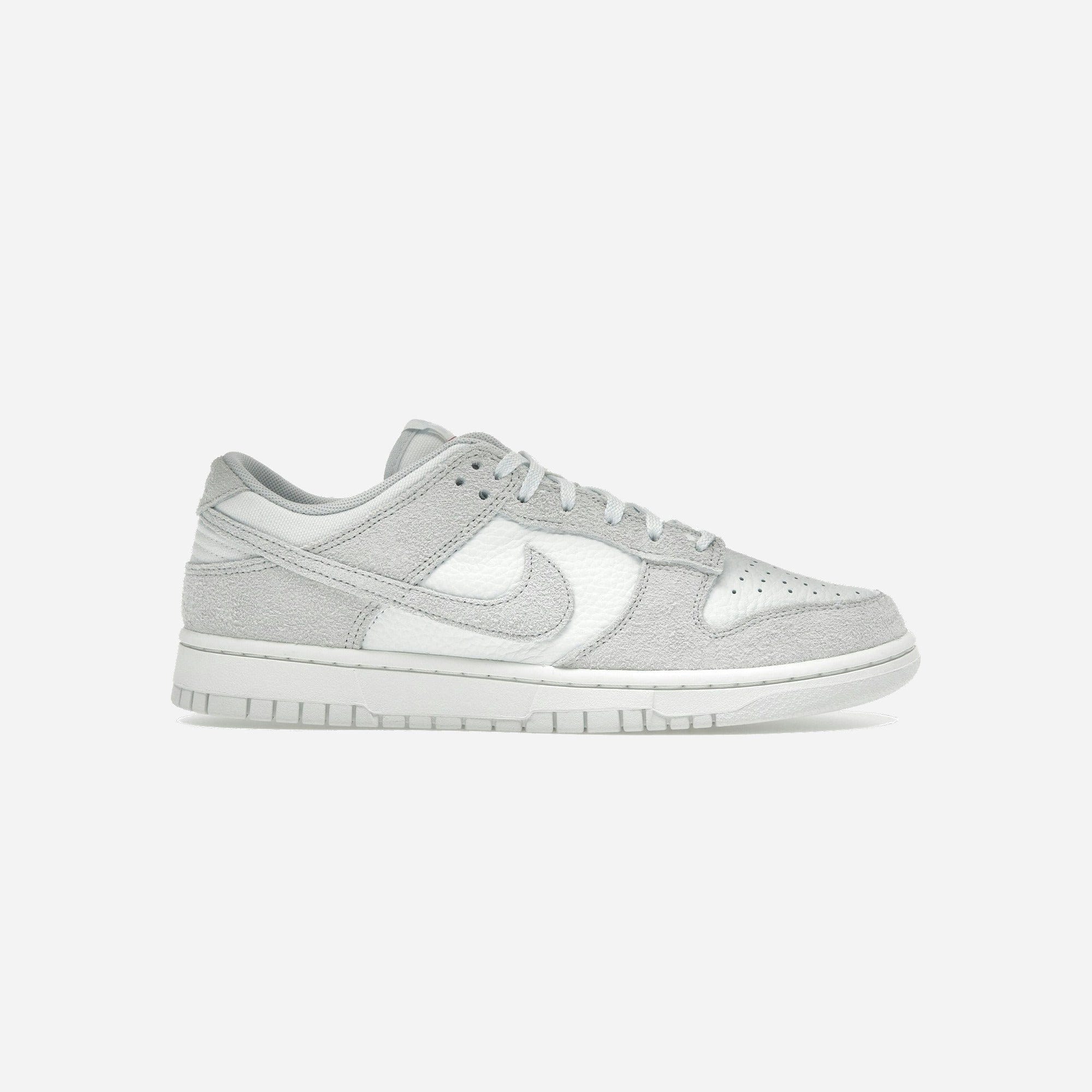 Nike Dunk Low Summit White Photon Dust WMNS