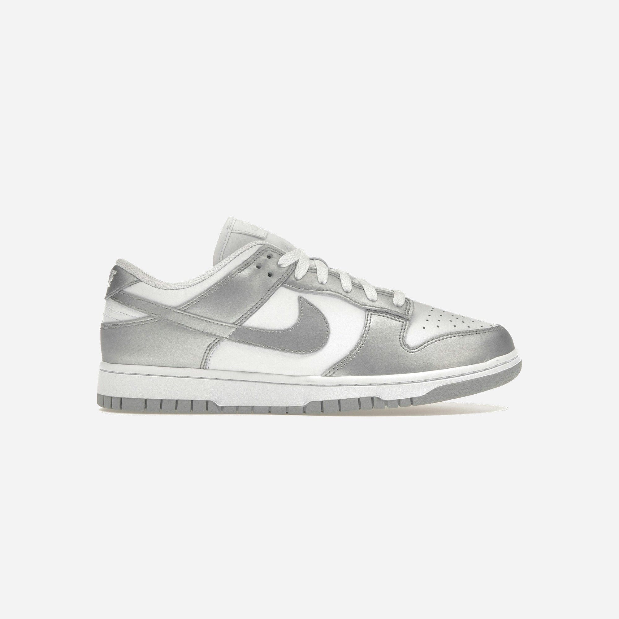 Nike Dunk Low Metallic Silver WMNS