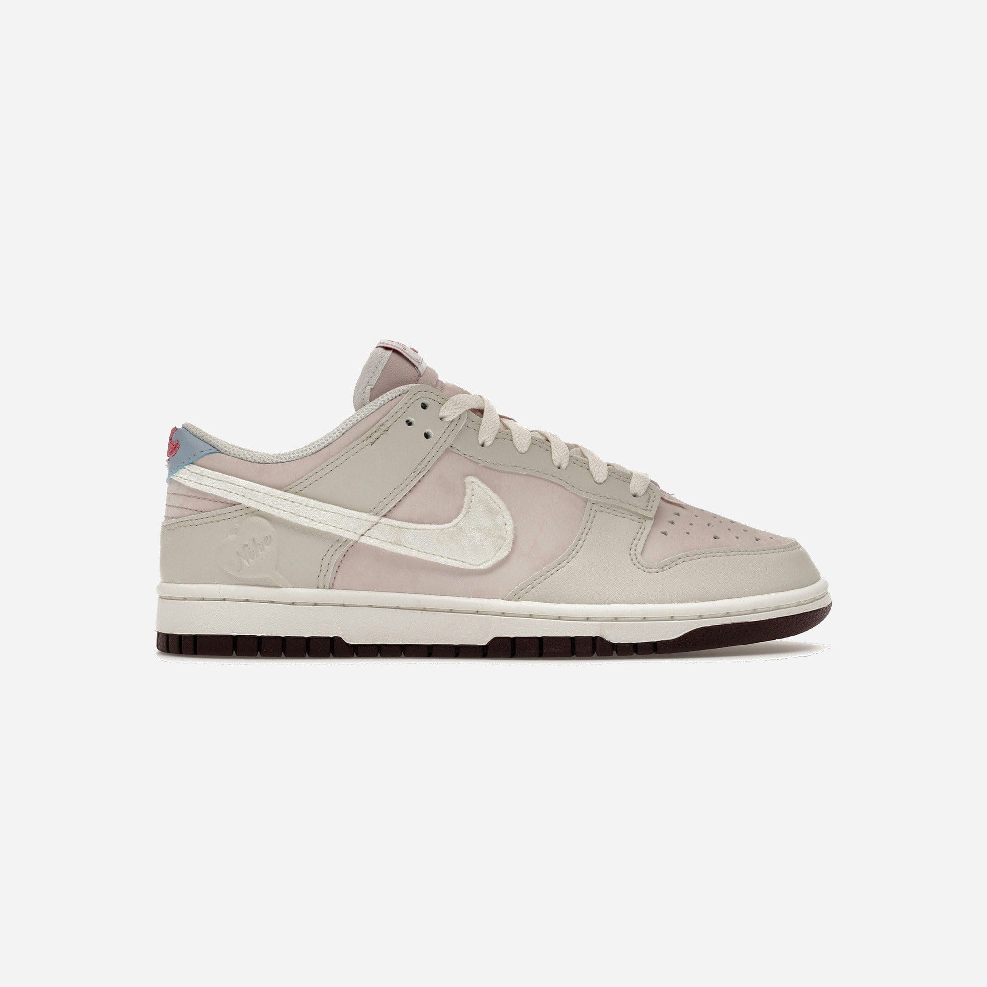 Nike Dunk Low Valentine's Day (2026) WMNS