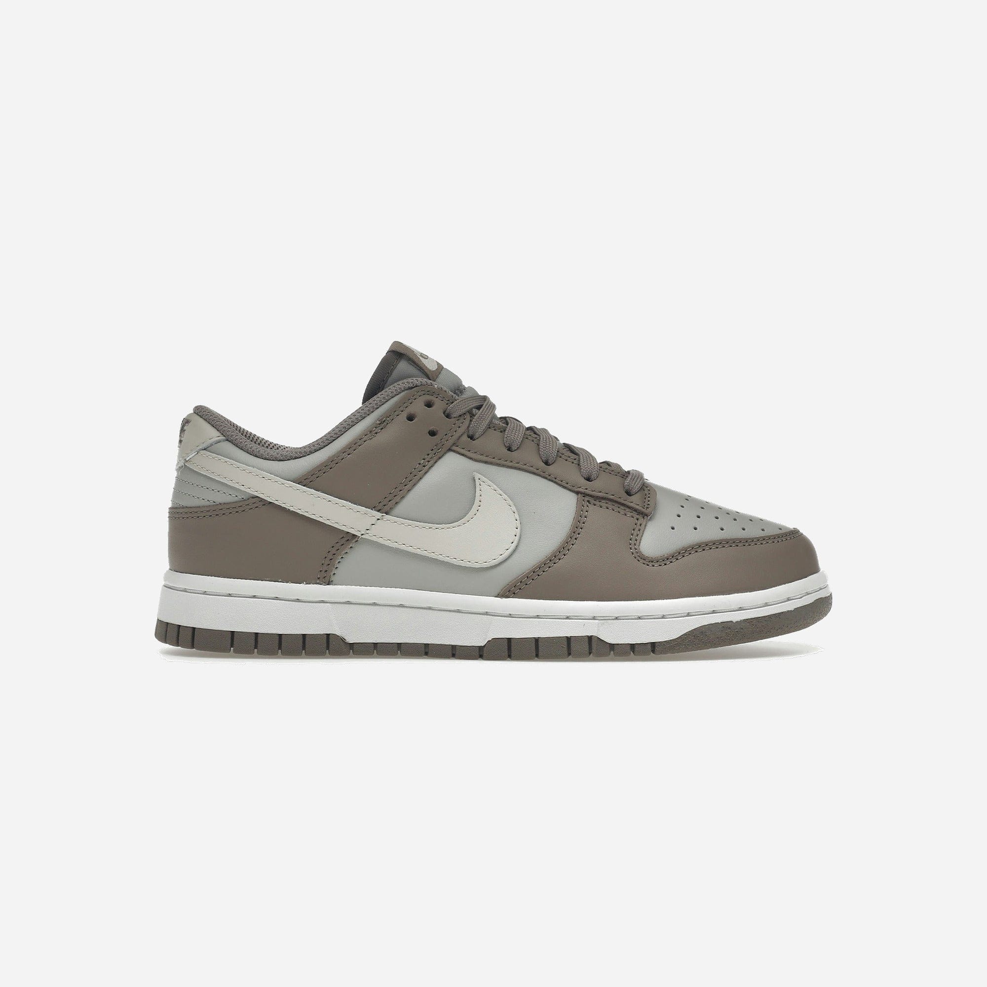 Nike Dunk Low Bone Beige WMNS