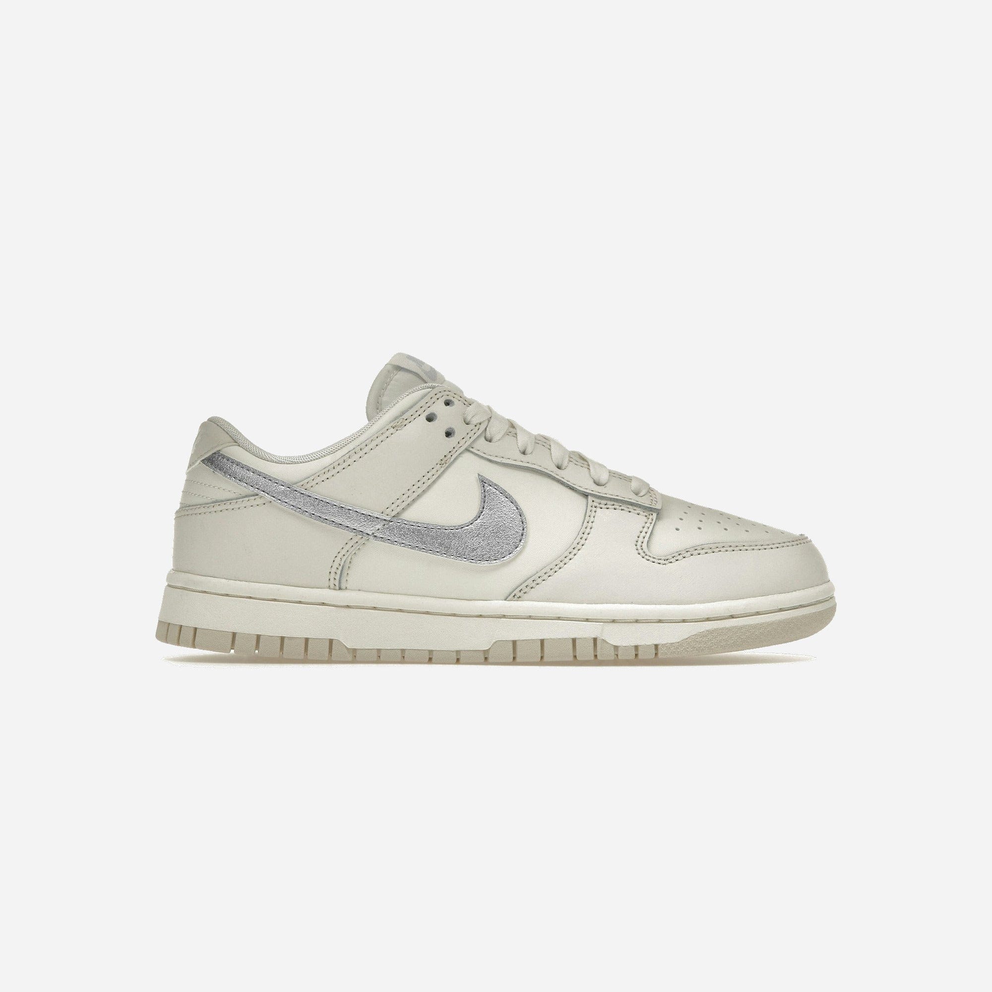 Nike Dunk Low Essential Sail Oxygen Purple WMNS