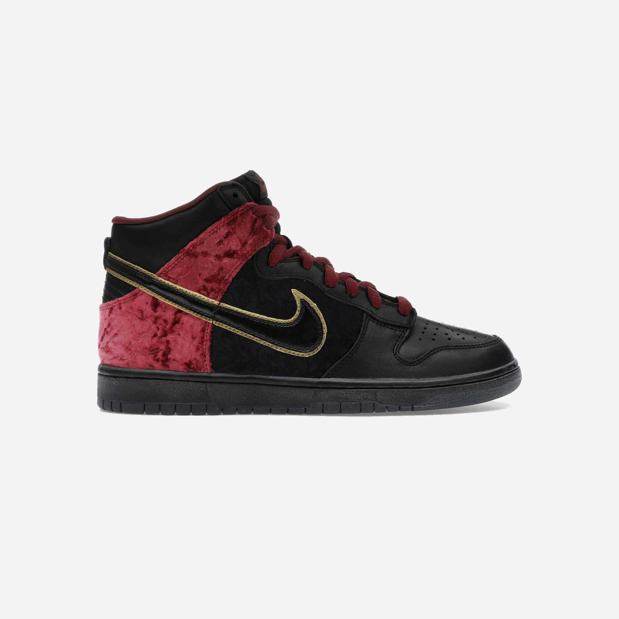 Nike Dunk High Premium SB Bloody Sunday