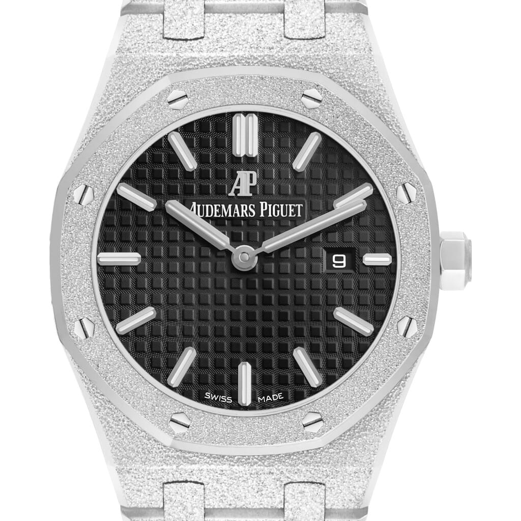 Royal Oak 'Frosted' (Reference 67653BC). A 33mm white gold quartz wristwatch with date.