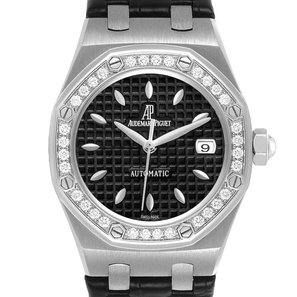 Royal Oak (Reference 77321ST.ZZ.D002CR.01). A 33mm stainless steel diamond-set automatic wristwatch with date.