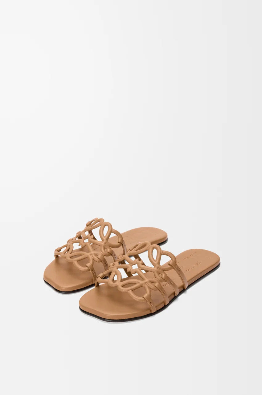 Petal Anagram slide in calfskin
