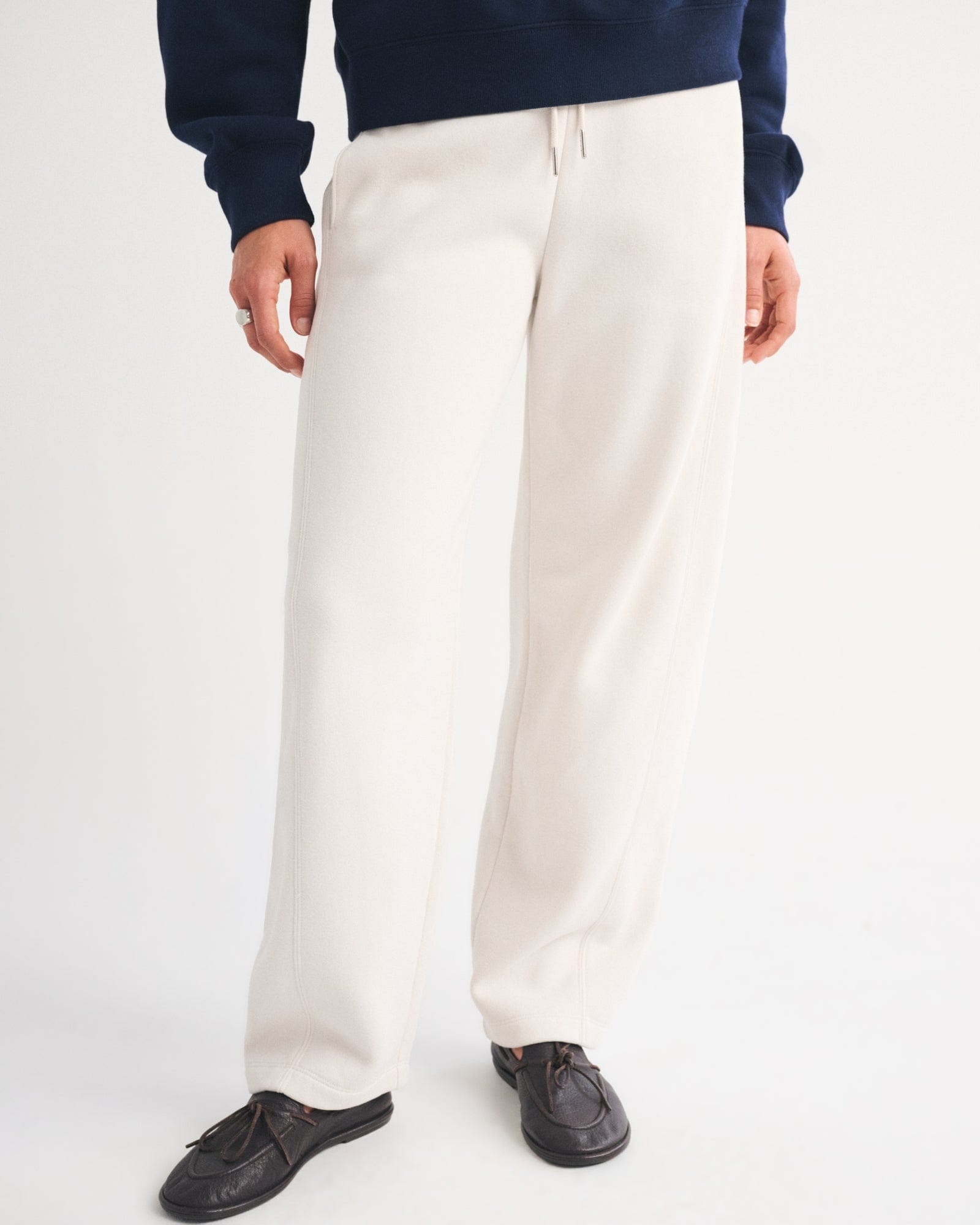 Abercrombie Sunday High Rise Forward Seam Barrel Sweatpant