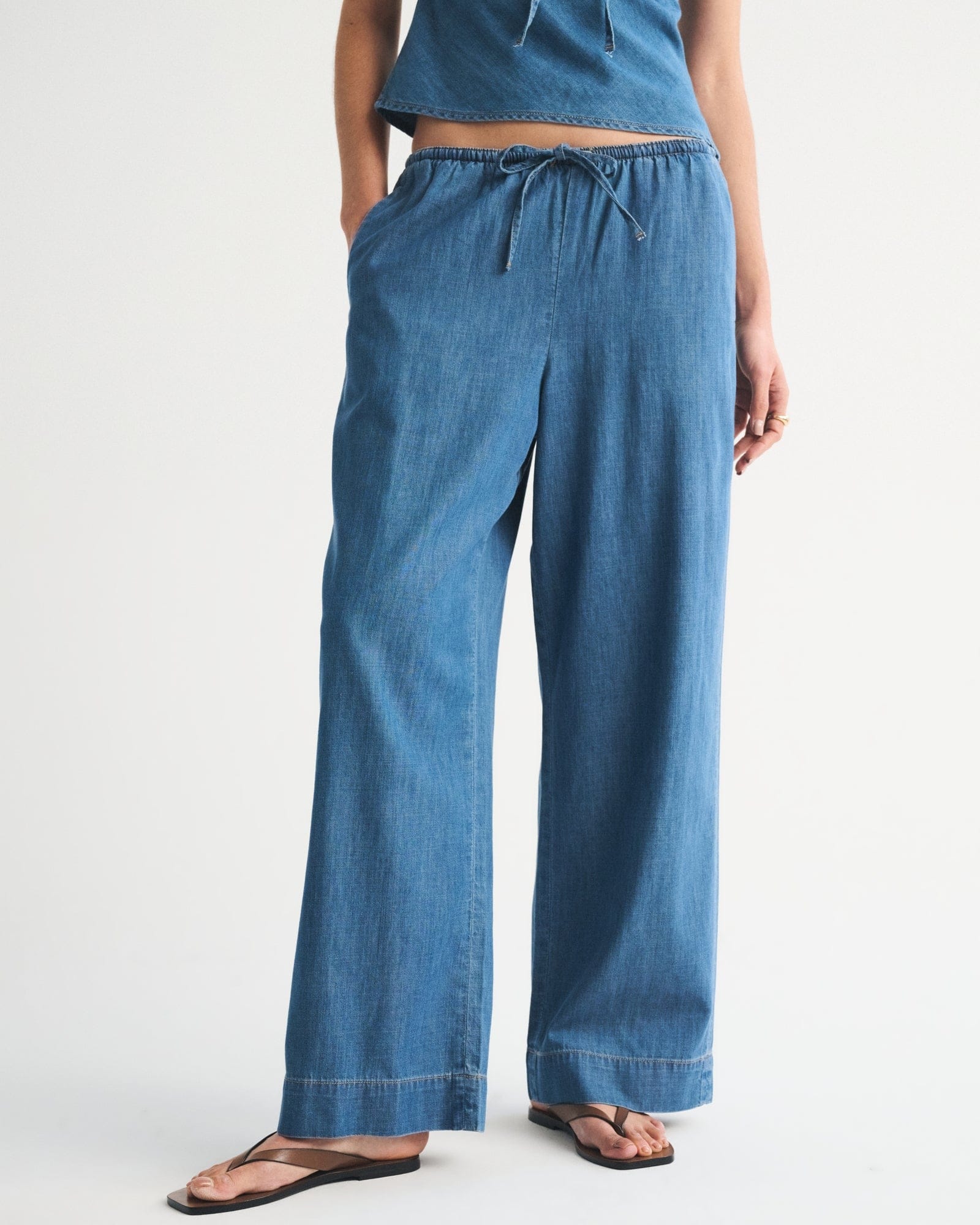 Abercrombie A&F Gemma Chambray Wide Leg Pull-On Pant