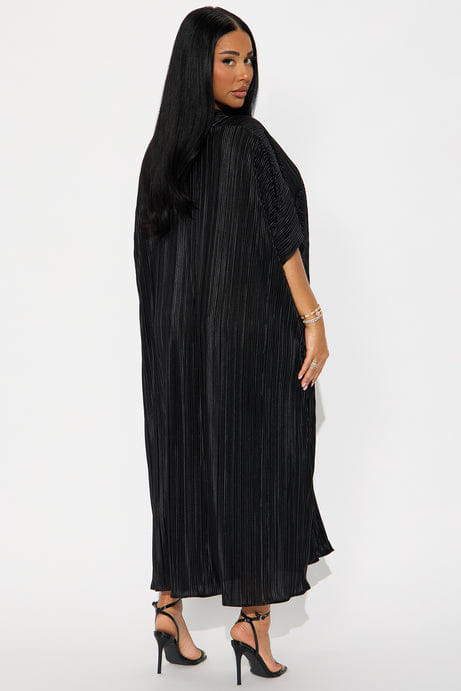 Isa Plisse Maxi Dress - Black