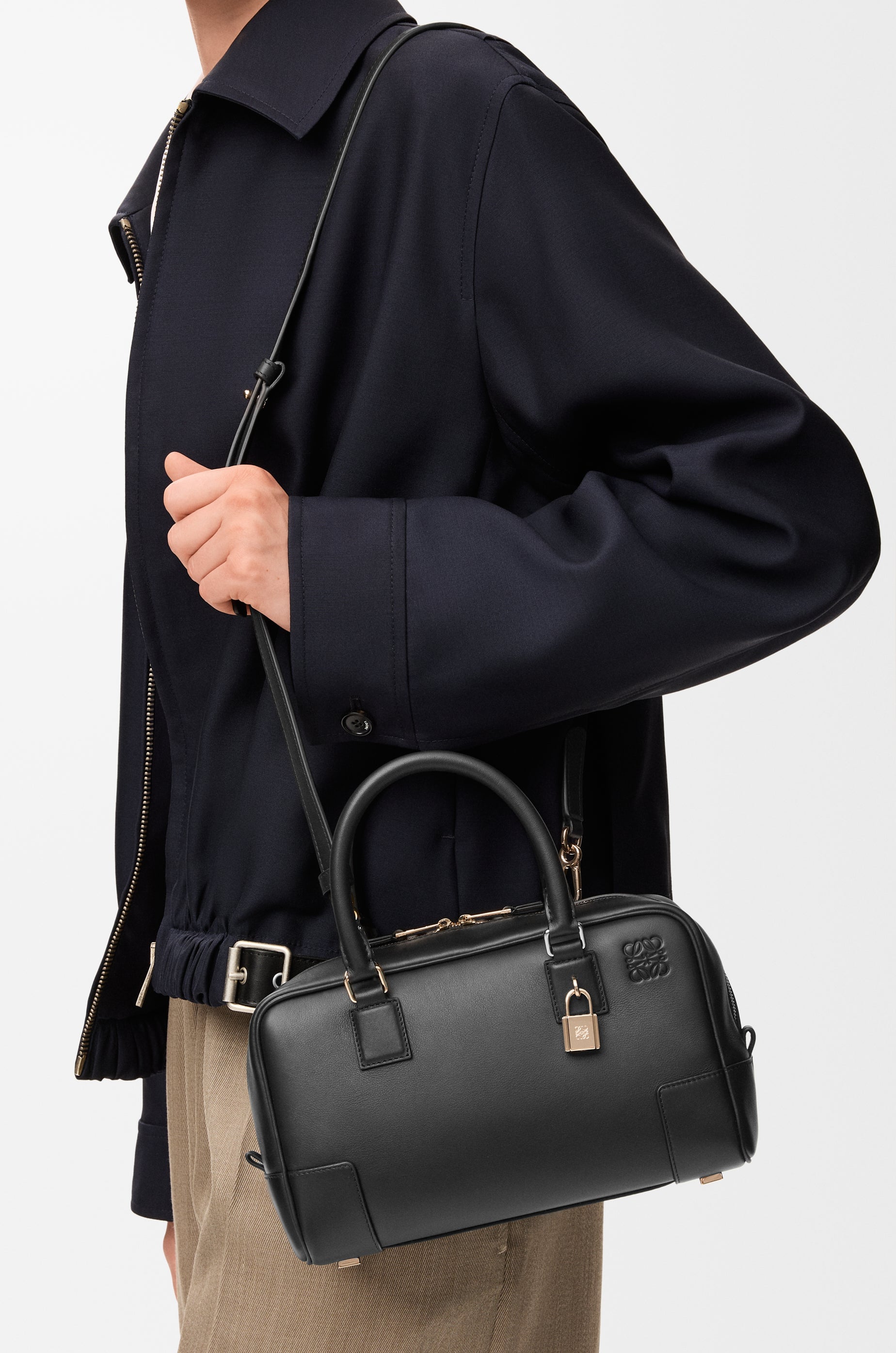 Loewe Amazona 23 bag in nappa calfskin