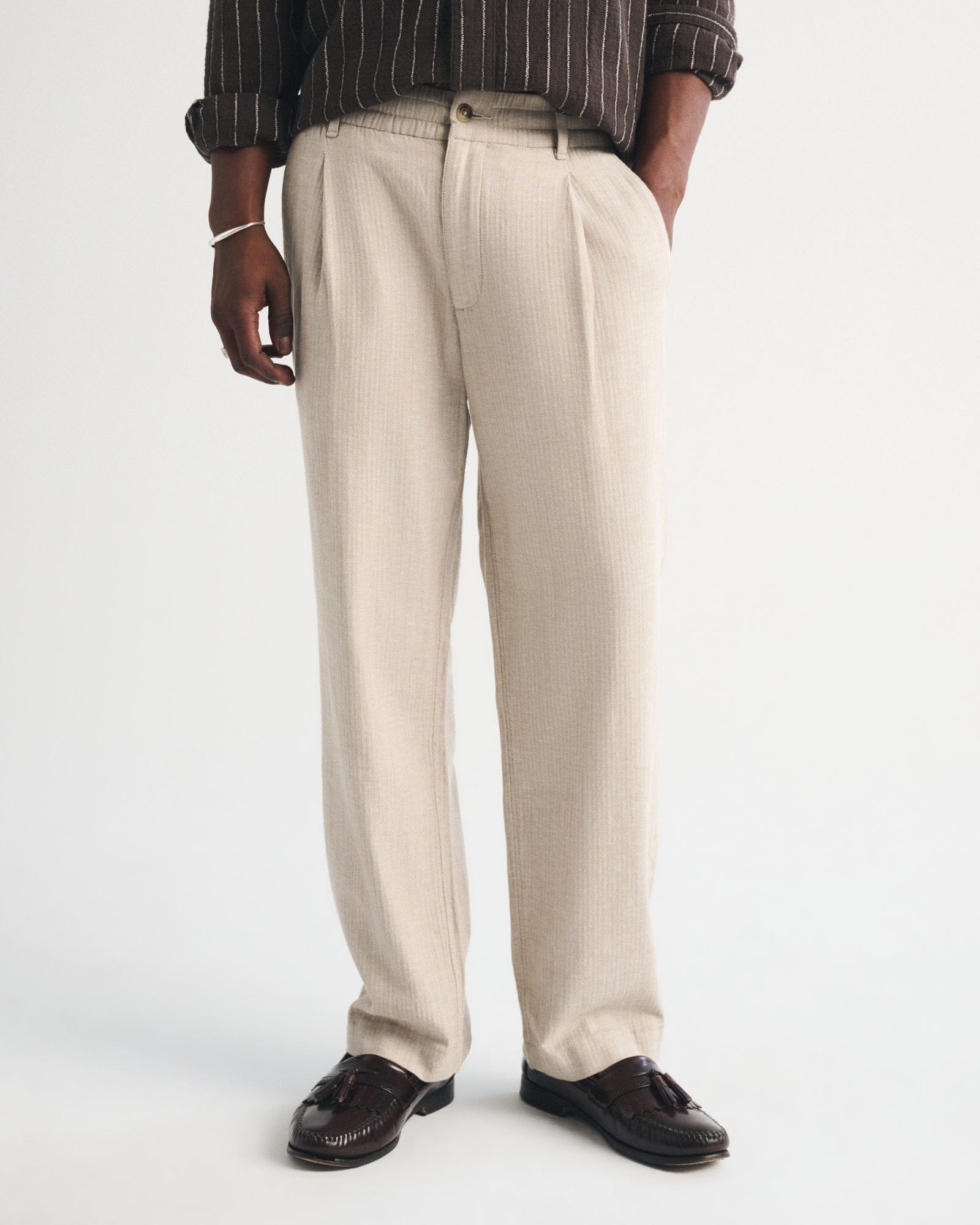 Abercrombie Linen-Blend Relaxed Pleated Hybrid-Waist Trouser