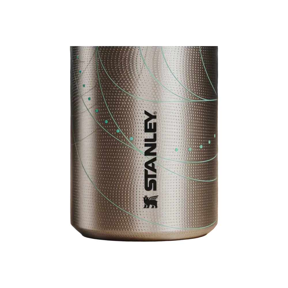 Stanley 1913 X Caitlin Clark IceFlow Flip Straw 2.0 Bottle 24 OZ Future